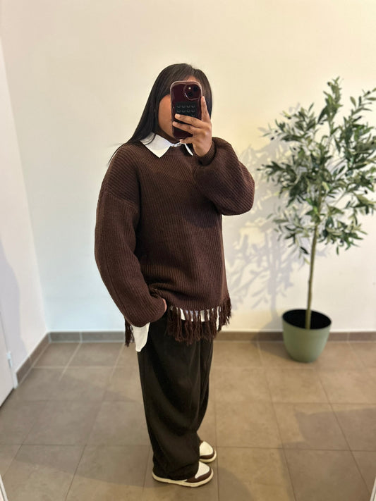PULL EN MAILLE AVEC FRANGES - MARRON
